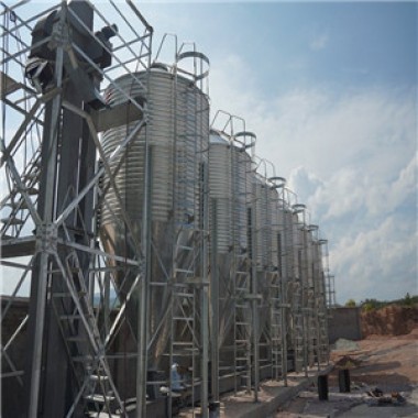 Farm silo feed bins